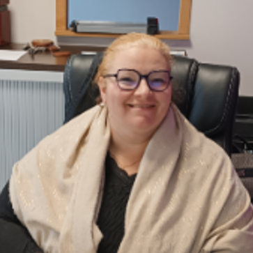 Valérie OSMONT<br />
administratrice,<br />
spécialisée en formation professionnelle continue